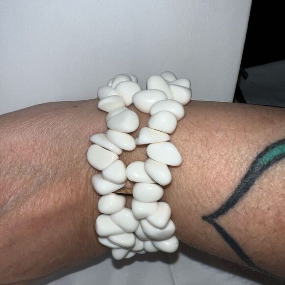 White Bead Double Strand Stretch Bracelet - Picture 5 of 6